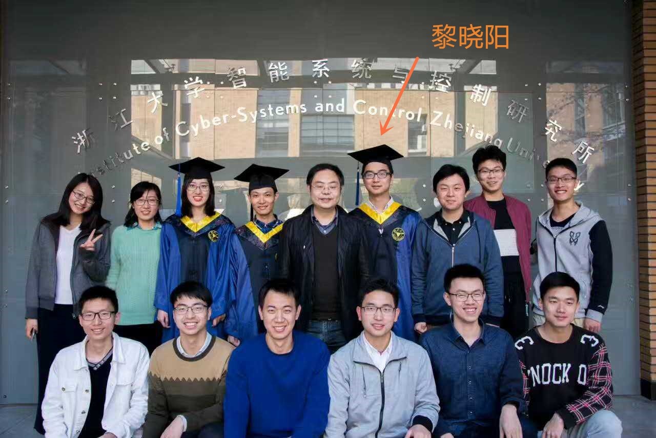 研究生毕业照.jpg